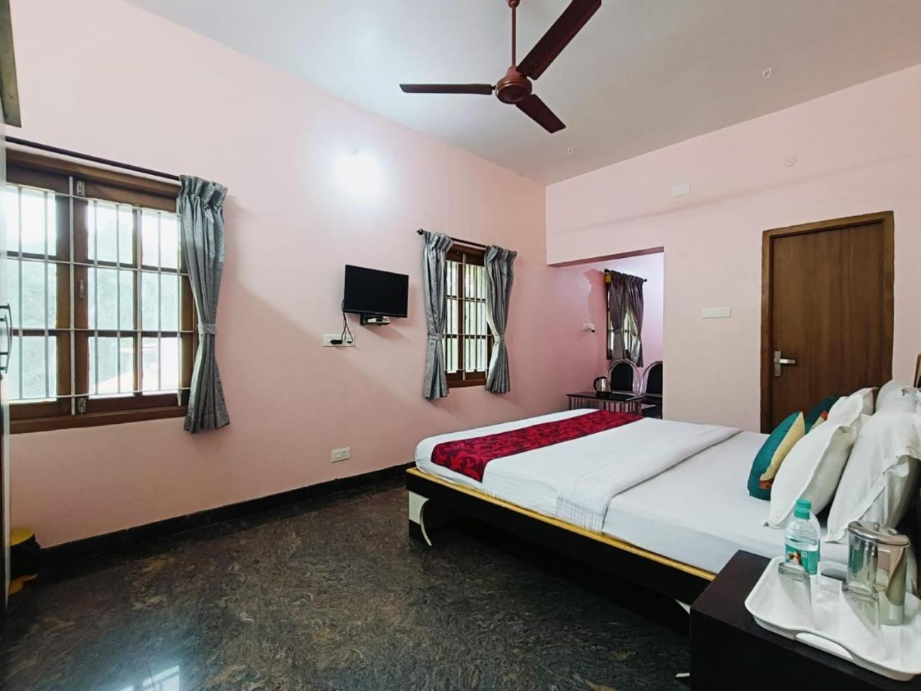 Royal Garden Yercaud Hotell Eksteriør bilde